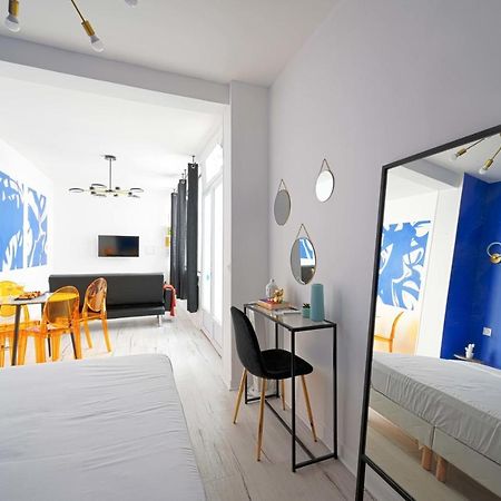 Modern Large Studio Apartment For 3 Париж Екстериор снимка